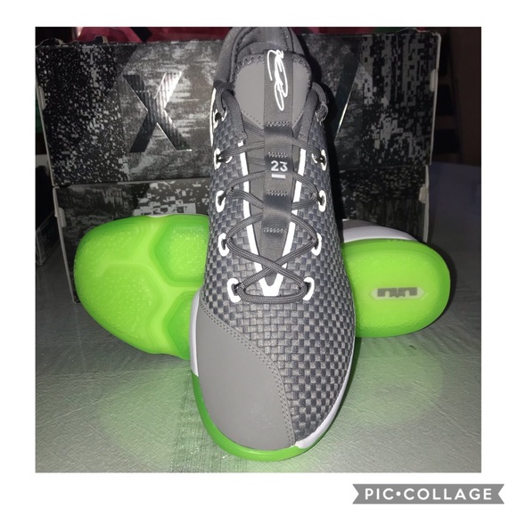 Nike Lebron XIV Low Basketball Shoes Sz 9.5, Sz 11 - Picture 2 of 8